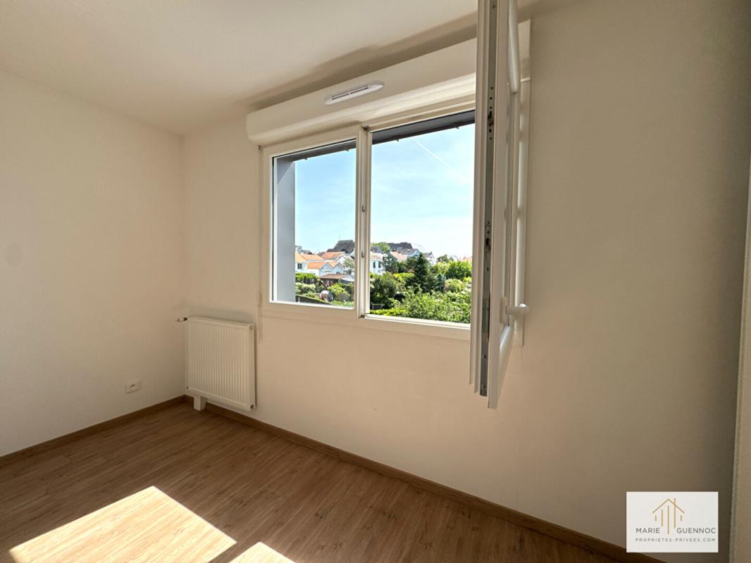 INDRE Appartement 3 pièce(s) 66 m2 avec terrasse de 14m2 en dernier étage 10