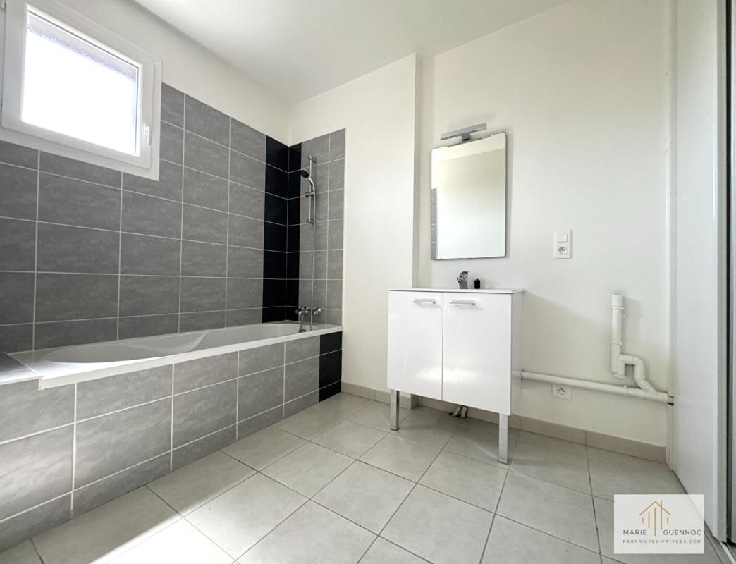 INDRE Appartement 3 pièce(s) 66 m2 avec terrasse de 14m2 en dernier étage 6