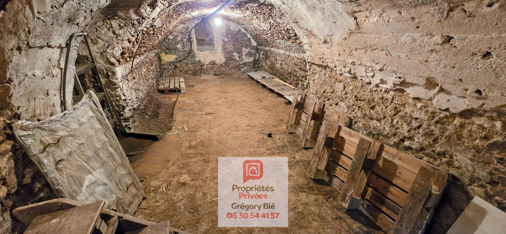 COULOMMIERS Immeuble 5 pièce(s) 127 m2 7