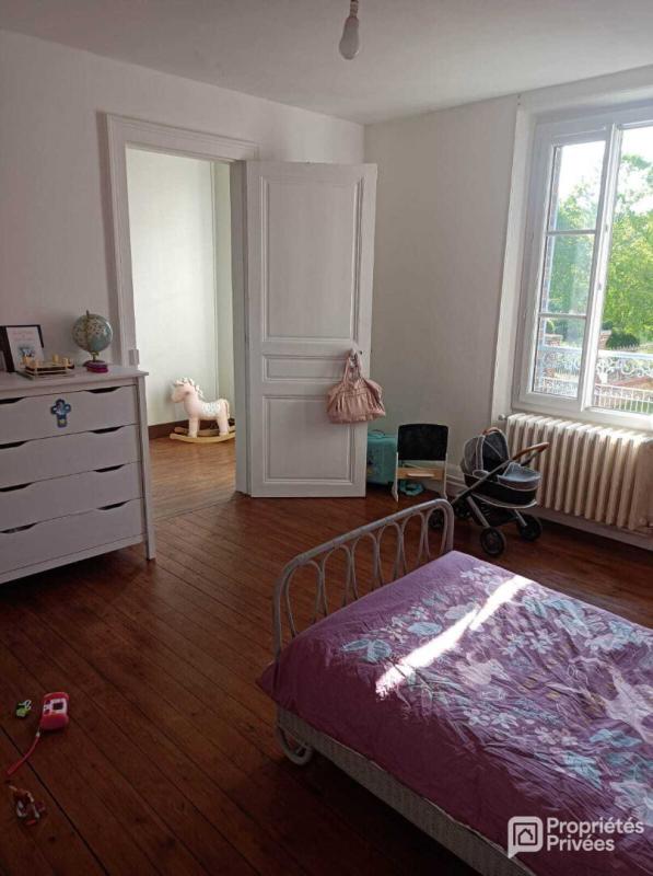 VERNEUIL-SUR-AVRE Maison de village et annexes 13