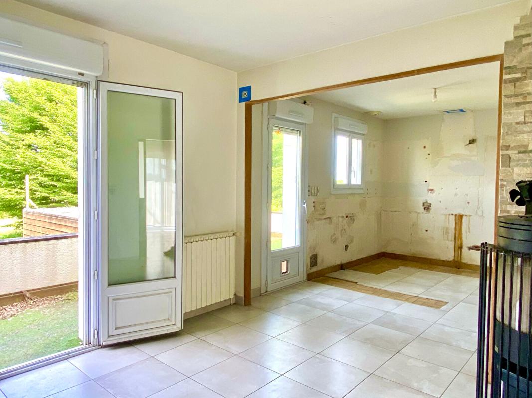 SAINT-CHRISTOPHE-LA-COUPERIE Maison  112 m2 6