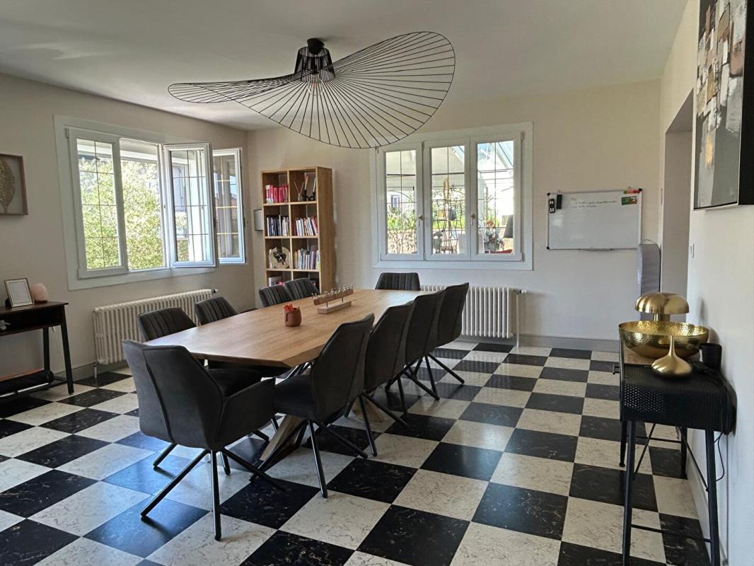 CHAUNY Maison Chauny 7 pièce(s) 262 m2 10