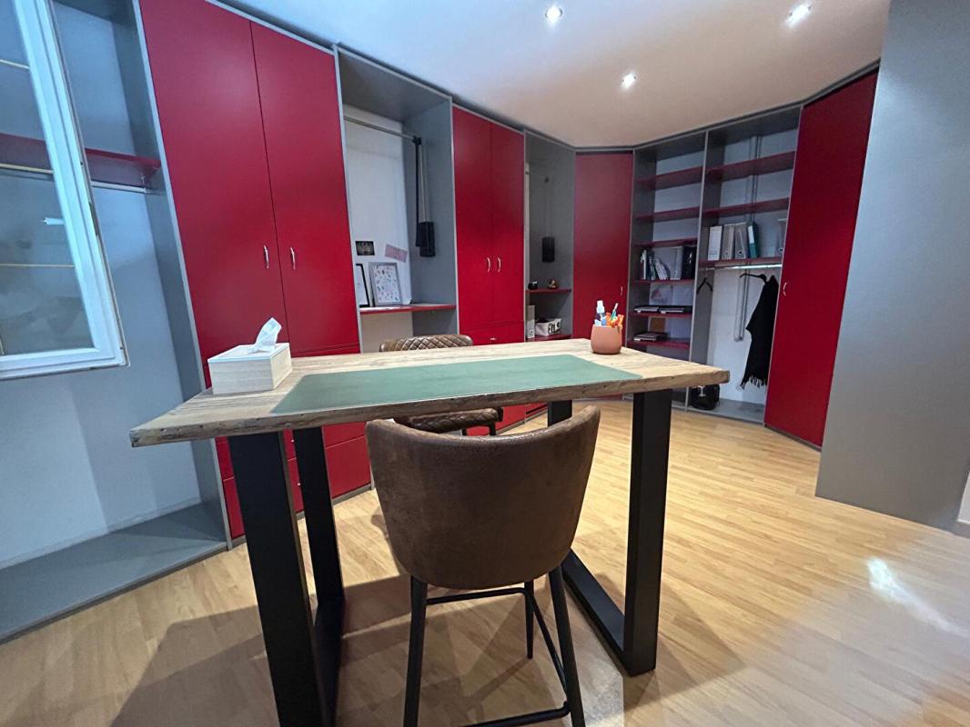 CHAUNY Maison Chauny 7 pièce(s) 262 m2 17