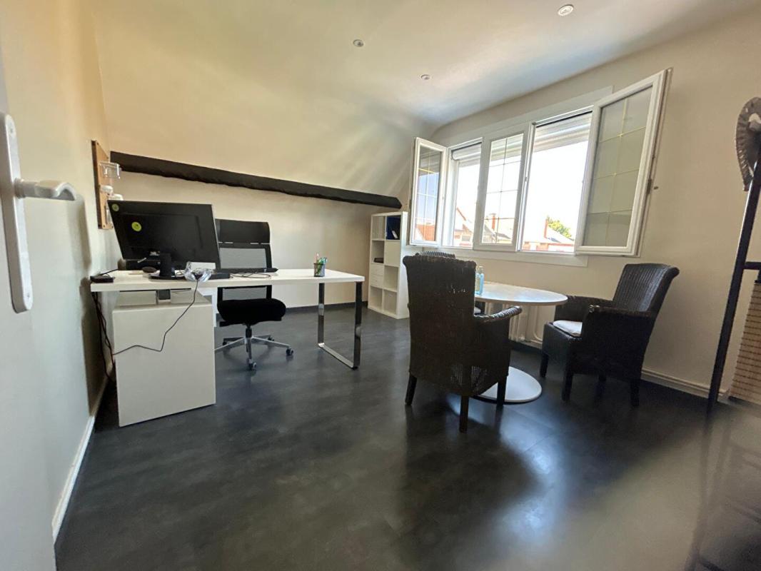 CHAUNY Maison Chauny 7 pièce(s) 262 m2 8