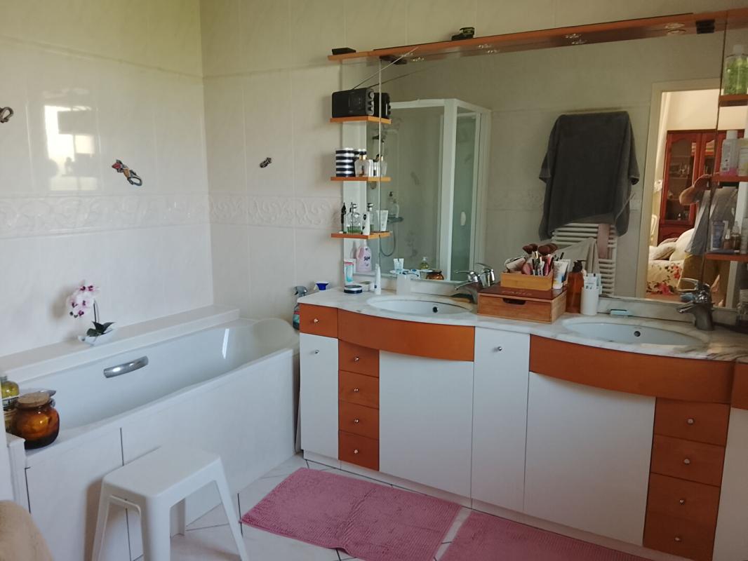 BUZANCAIS Maison Buzancais 6 pièce(s) 272 m2 11