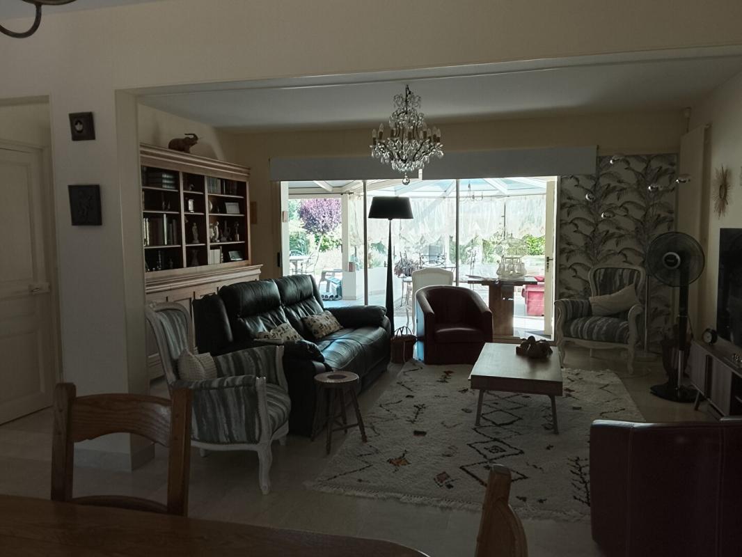 BUZANCAIS Maison Buzancais 6 pièce(s) 272 m2 16