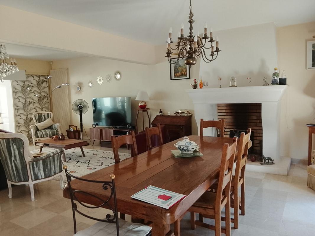 BUZANCAIS Maison Buzancais 6 pièce(s) 272 m2 8