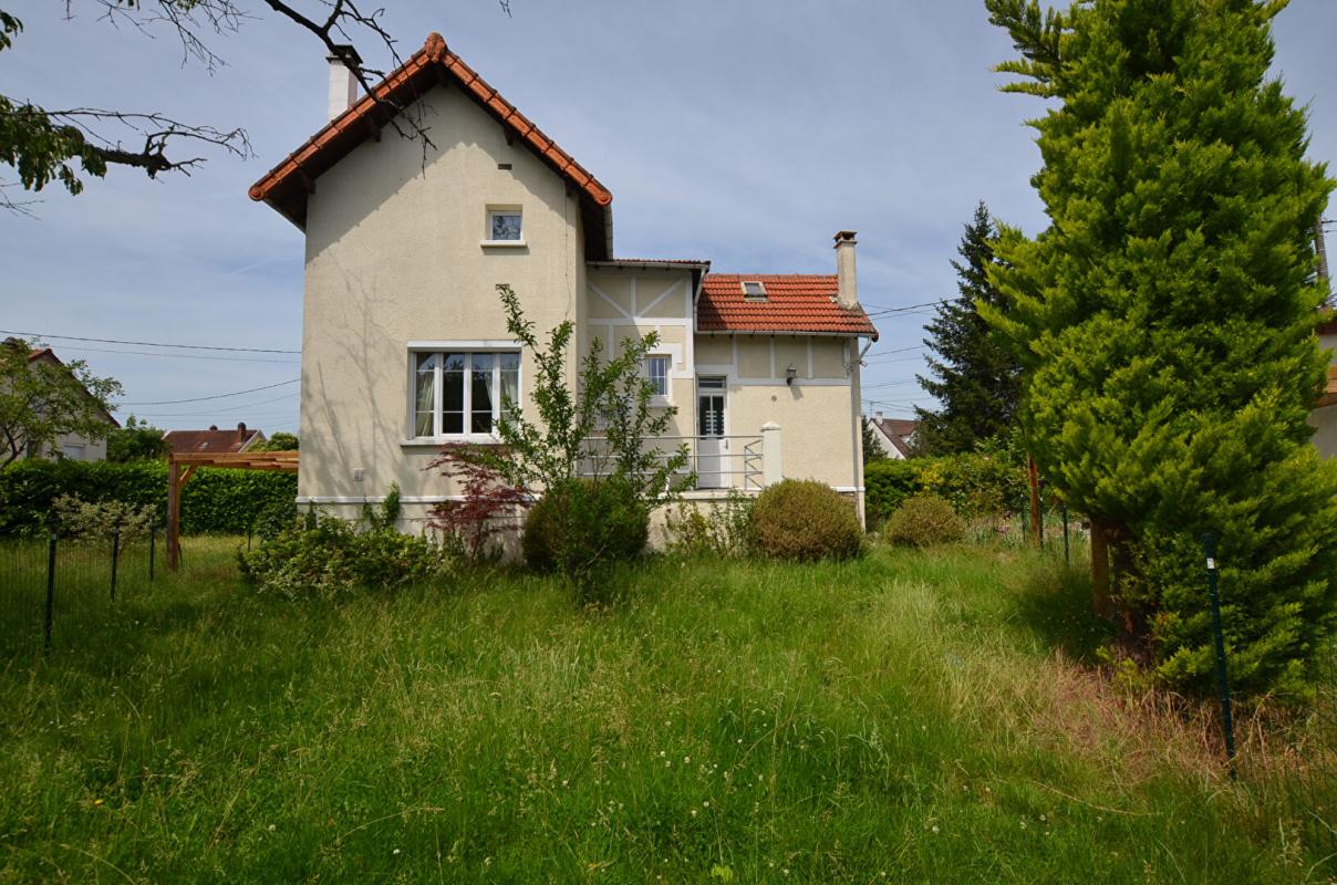 SAINTE-GENEVIEVE-DES-BOIS Maison Sainte Genevieve Des Bois 5 pièce(s) 80 m2 11