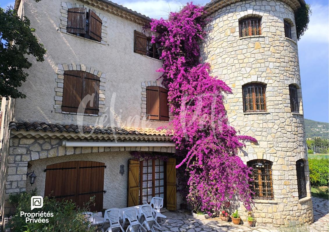 DRAGUIGNAN Demeure de caractère avec tourelle et piscine - 413 m² - Draguignan 1