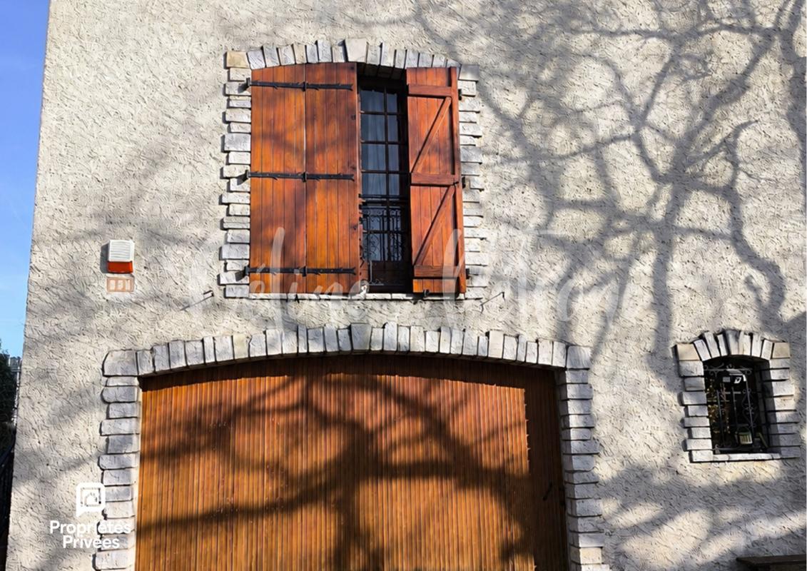 DRAGUIGNAN Demeure de caractère avec tourelle et piscine - 413 m² - Draguignan 16
