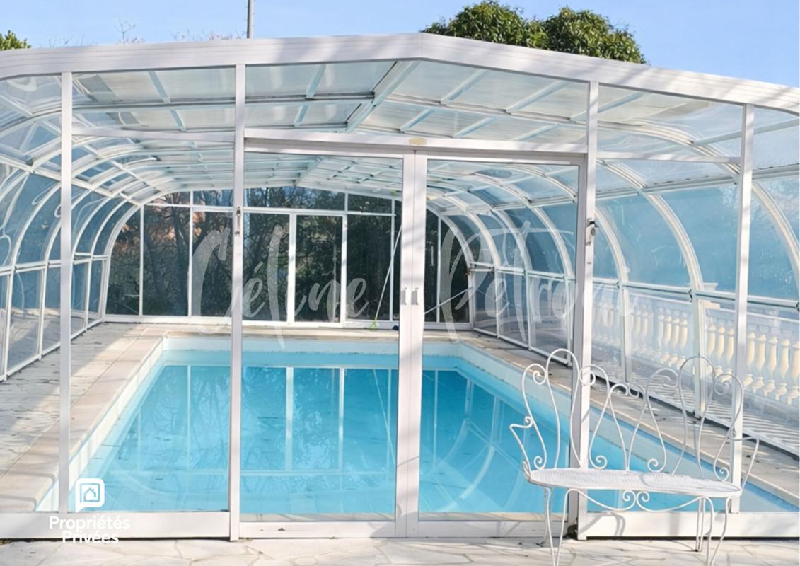 DRAGUIGNAN Demeure de caractère avec tourelle et piscine - 413 m² - Draguignan 2