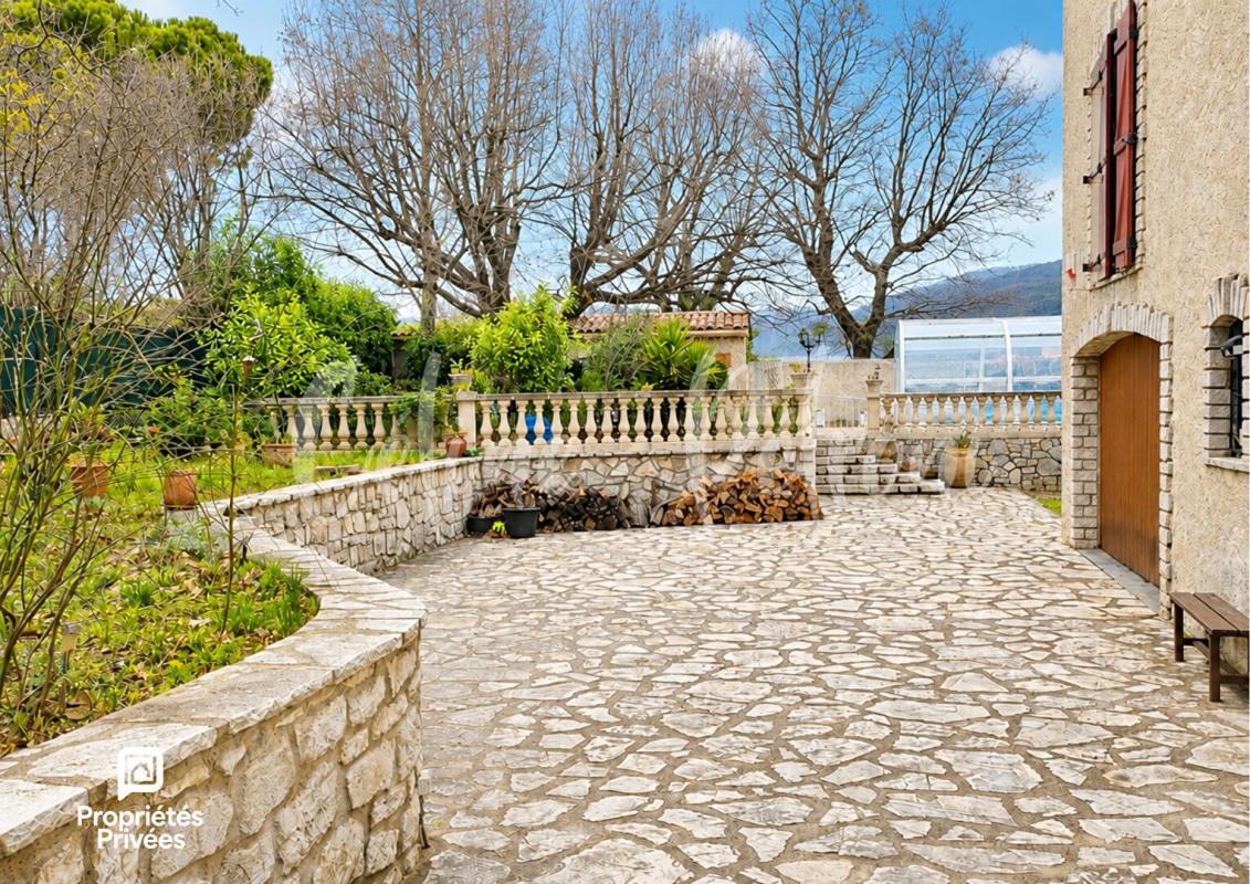 DRAGUIGNAN Demeure de caractère avec tourelle et piscine - 413 m² - Draguignan 4