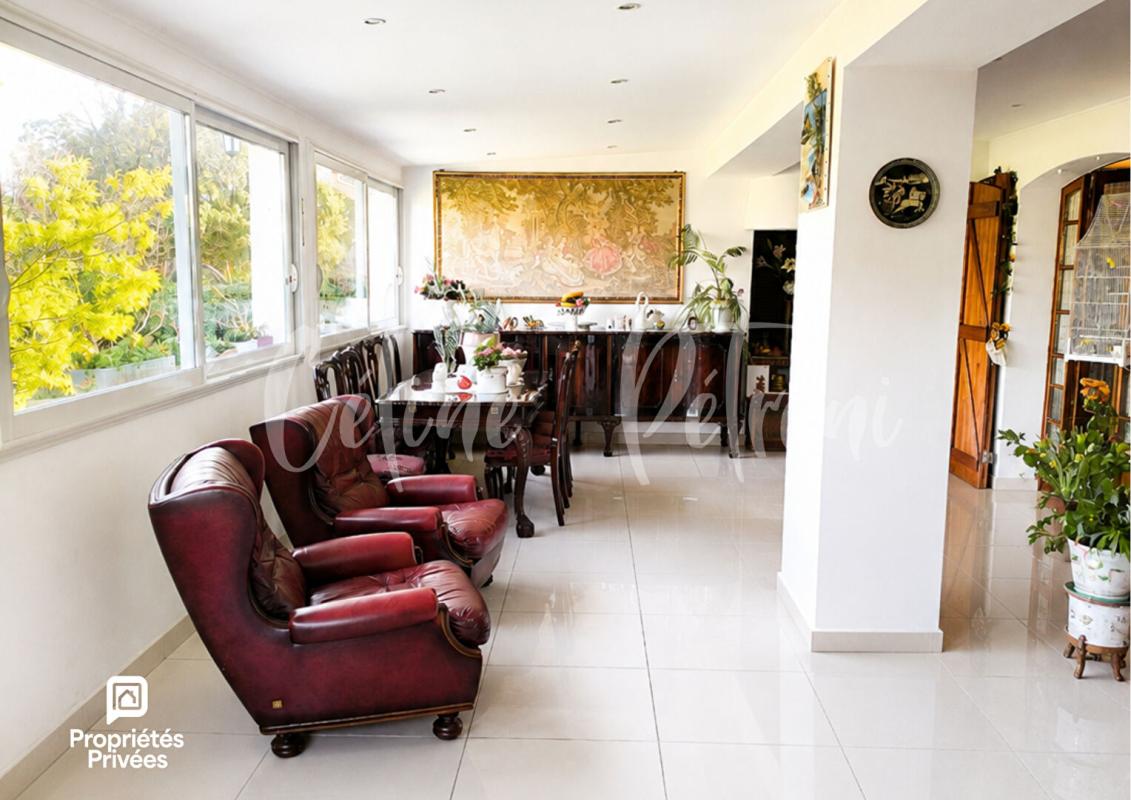 DRAGUIGNAN Demeure de caractère avec tourelle et piscine - 413 m² - Draguignan 8