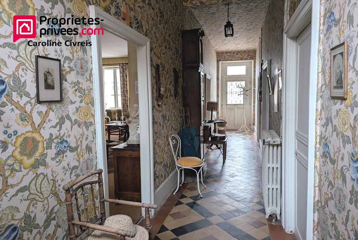 THENEUILLE Propriété : maison de maitre avec ferme attenante + 5 hectares de prés 5