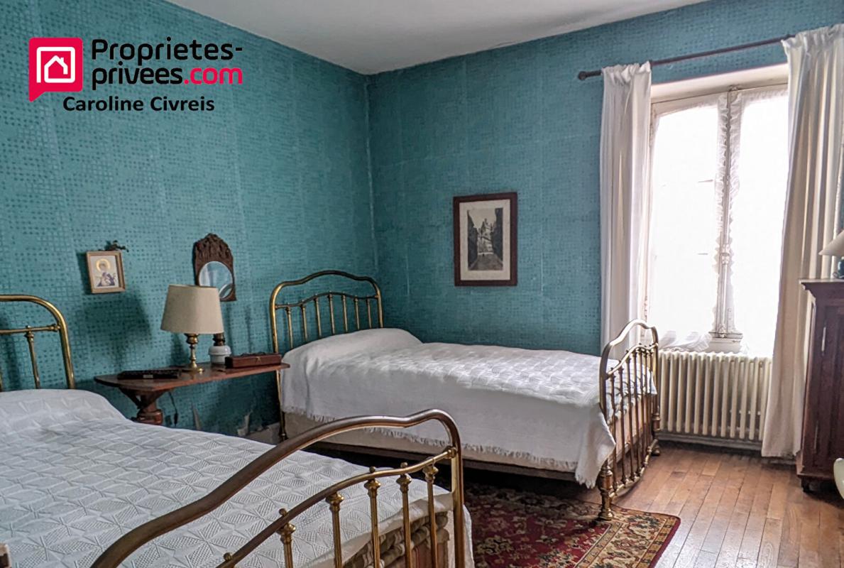 THENEUILLE Propriété : maison de maitre avec ferme attenante + 5 hectares de prés 9