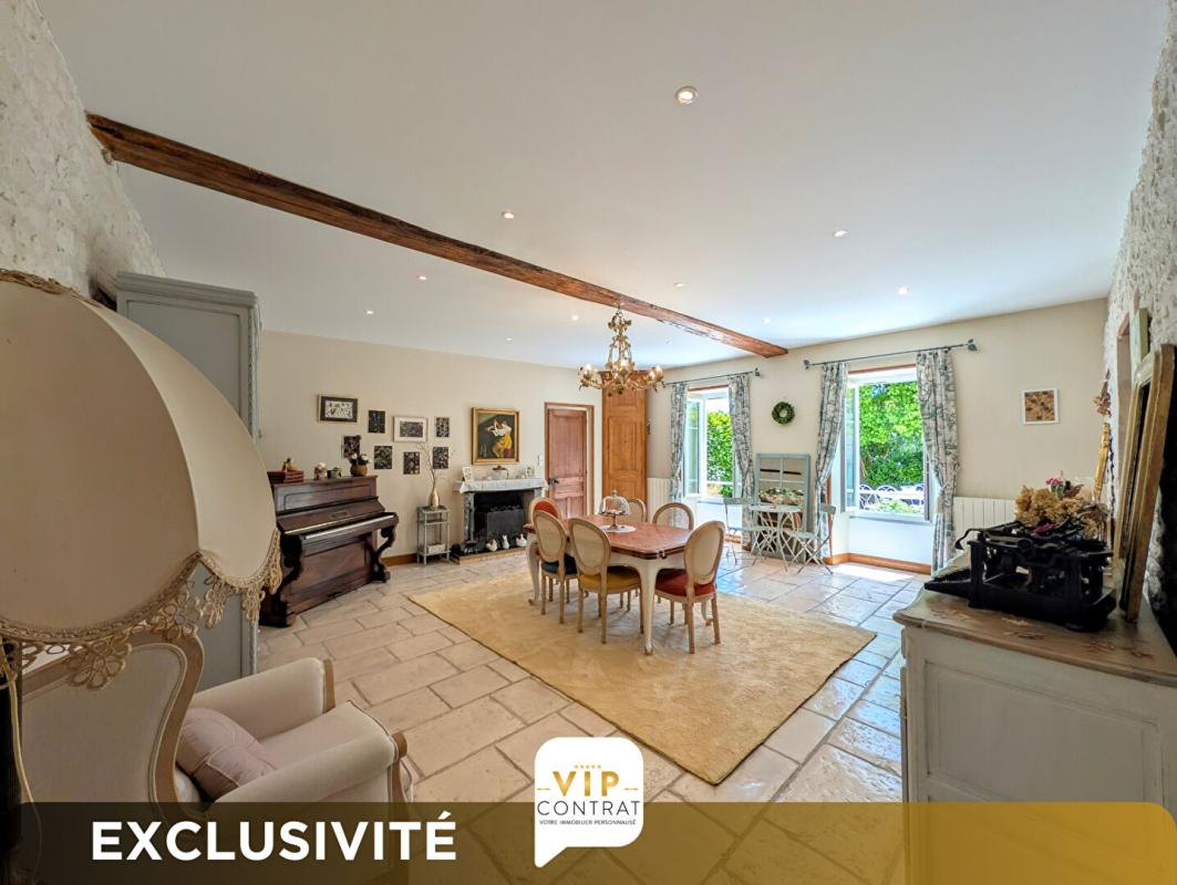 LONZAC Maison Lonzac 7 pièce(s) 258 m2 8