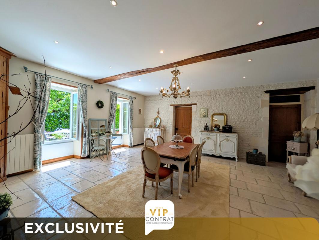 LONZAC Maison Lonzac 7 pièce(s) 258 m2 9