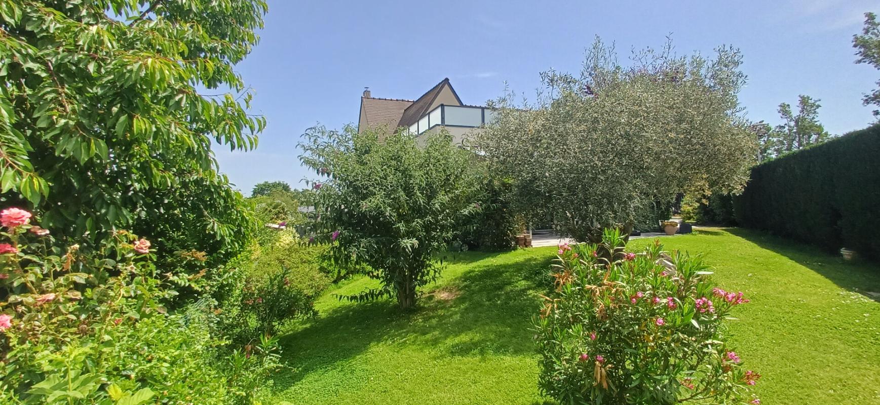 BEAUCOUZE Maison Beaucouzé 6 pièce(s) 187 m2 3