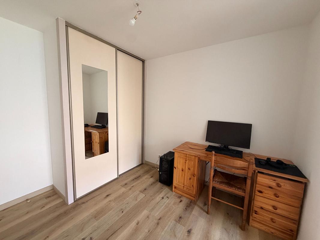PESSAC APPARTEMENT T2 BIS DE 53M² AVEC PLACE DE PARKING 12