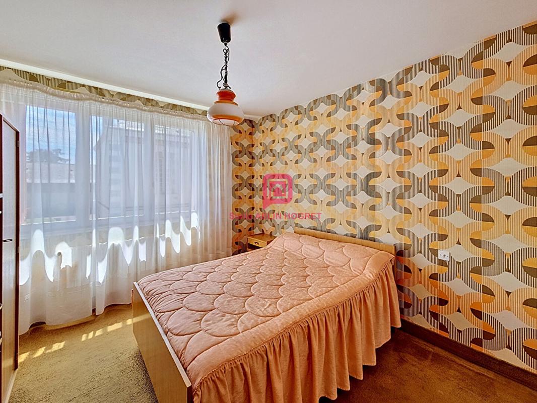RENAZE Maison 8 Pièces- 6 chambres 11