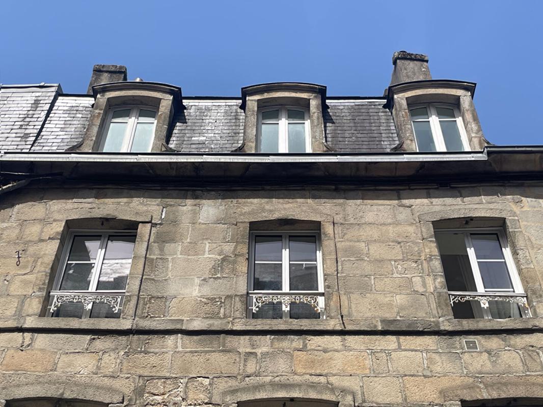 QUIMPER QUIMPER HYPERCENTRE - Charmant T2 meublé rénové avec vue sur les toits 17