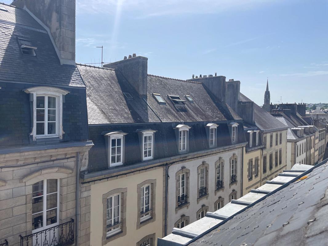 QUIMPER QUIMPER HYPERCENTRE - Charmant T2 meublé rénové avec vue sur les toits 7