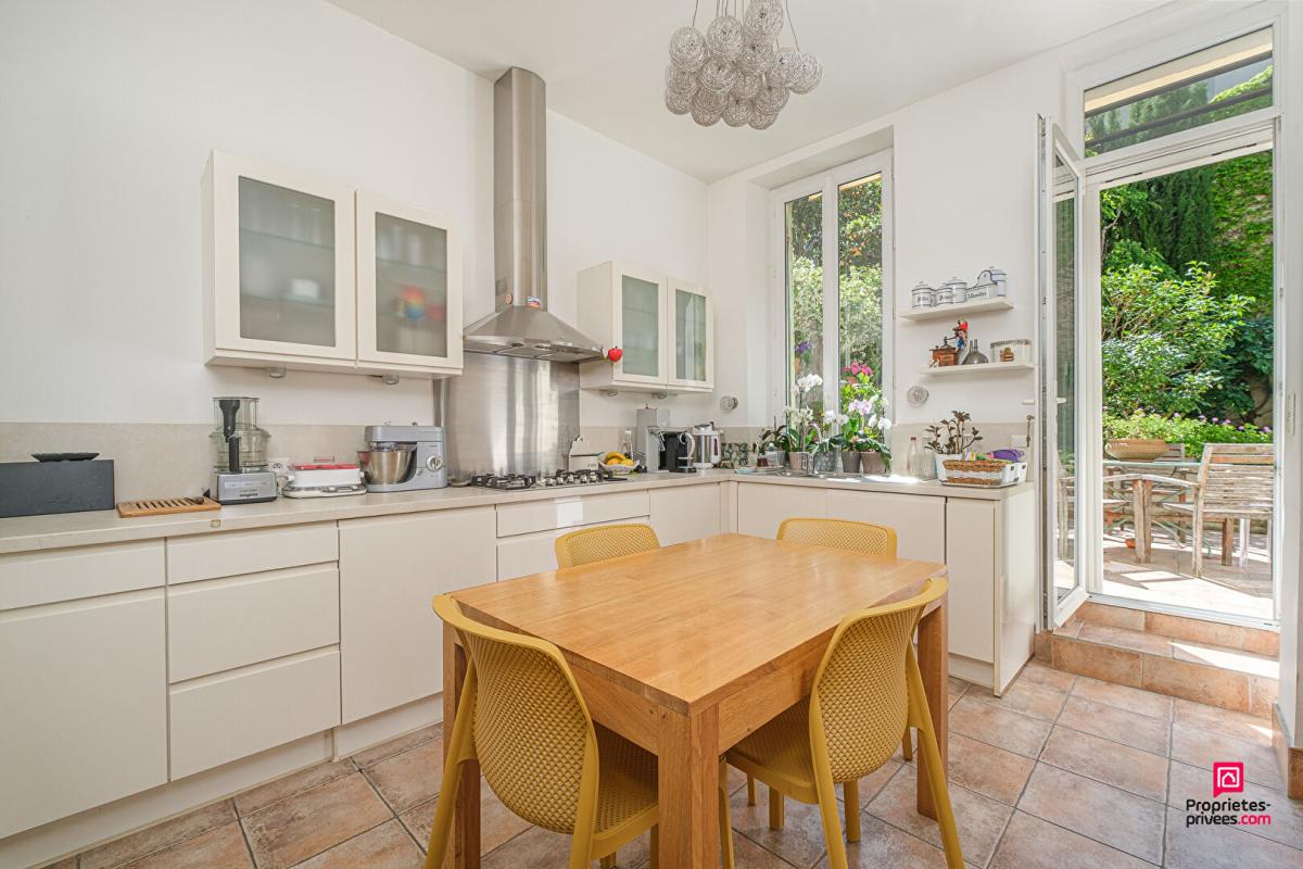 MARSEILLE-6E-ARRONDISSEMENT Appartement 6 pièce(s) 180 m2 9