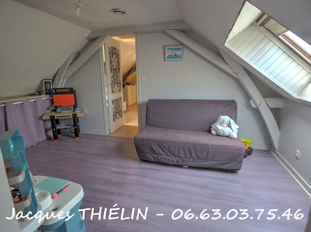 LONGUE-JUMELLES EXCLUSIVITE, PROCHE CENTRE-VILLE !!! 10