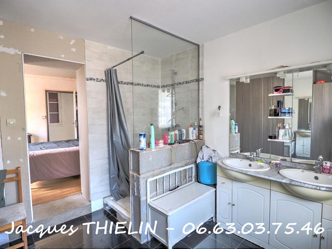 LONGUE-JUMELLES EXCLUSIVITE, PROCHE CENTRE-VILLE !!! 7
