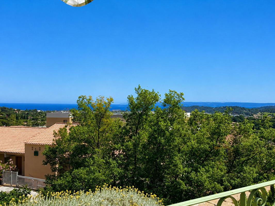 BORMES-LES-MIMOSAS BORMES-LES-MIMOSAS - LE PIN - APPARTEMENT VUE MER AUX ALLURES DE VILLA 2
