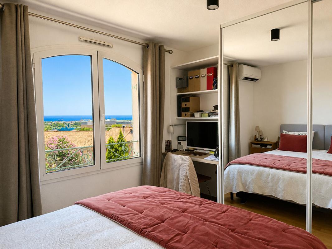 BORMES-LES-MIMOSAS BORMES-LES-MIMOSAS - LE PIN - APPARTEMENT VUE MER AUX ALLURES DE VILLA 7