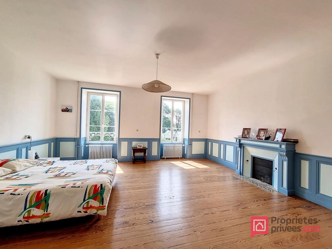 MAEL-CARHAIX Maison de maître Mael Carhaix 15 pièce(s) 416 m2 11