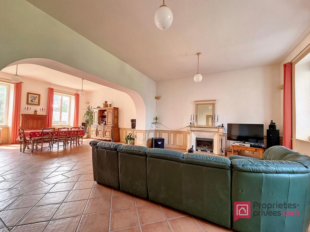 MAEL-CARHAIX Maison de maître Mael Carhaix 15 pièce(s) 416 m2 5
