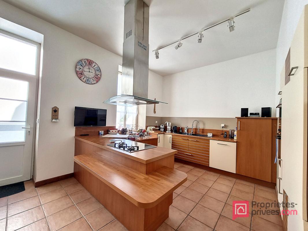 MAEL-CARHAIX Maison de maître Mael Carhaix 15 pièce(s) 416 m2 6