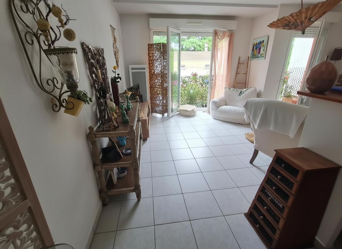 LIBOURNE Appartement cosy lumineux avec balcon et 2 places de parkings 1
