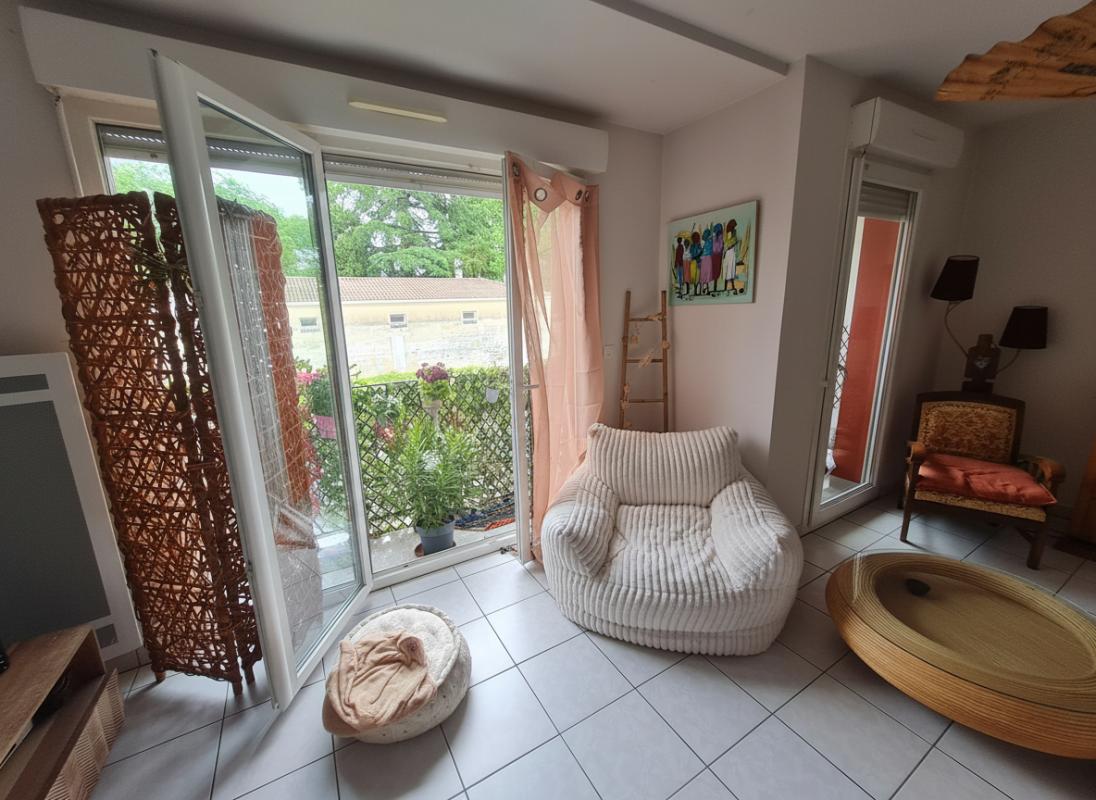 LIBOURNE Appartement cosy lumineux avec balcon et 2 places de parkings 2