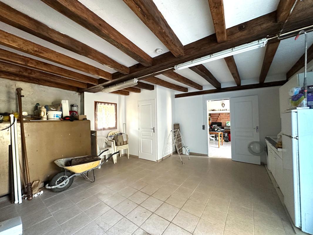 VEUIL Charmante maison des années 50 situé à Veuil 15