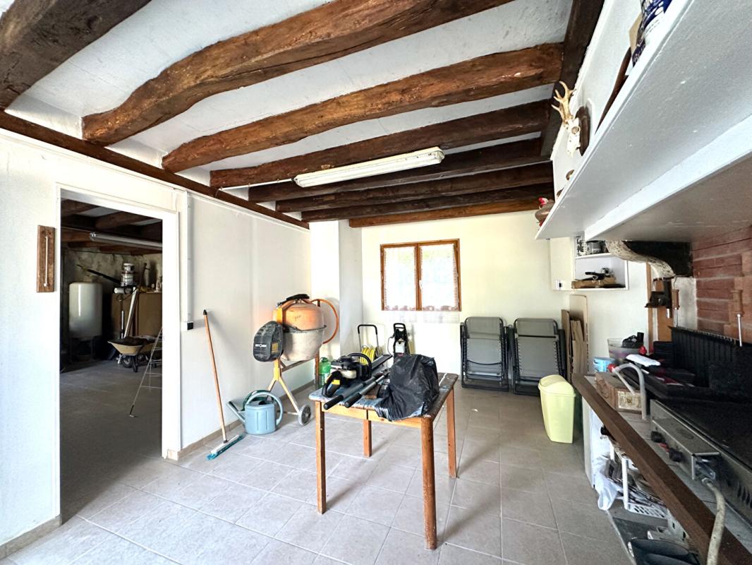 VEUIL Charmante maison des années 50 situé à Veuil 17