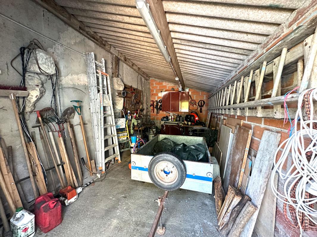 VEUIL Charmante maison des années 50 situé à Veuil 18