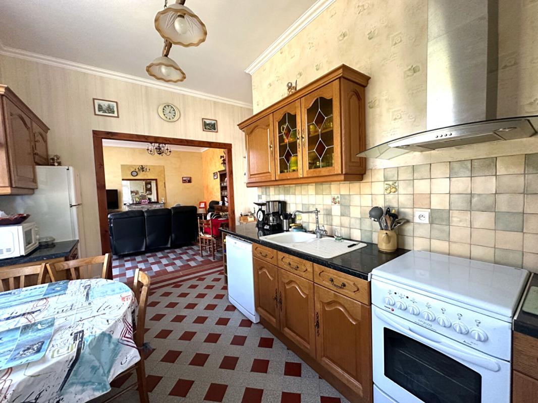 VEUIL Charmante maison des années 50 situé à Veuil 6