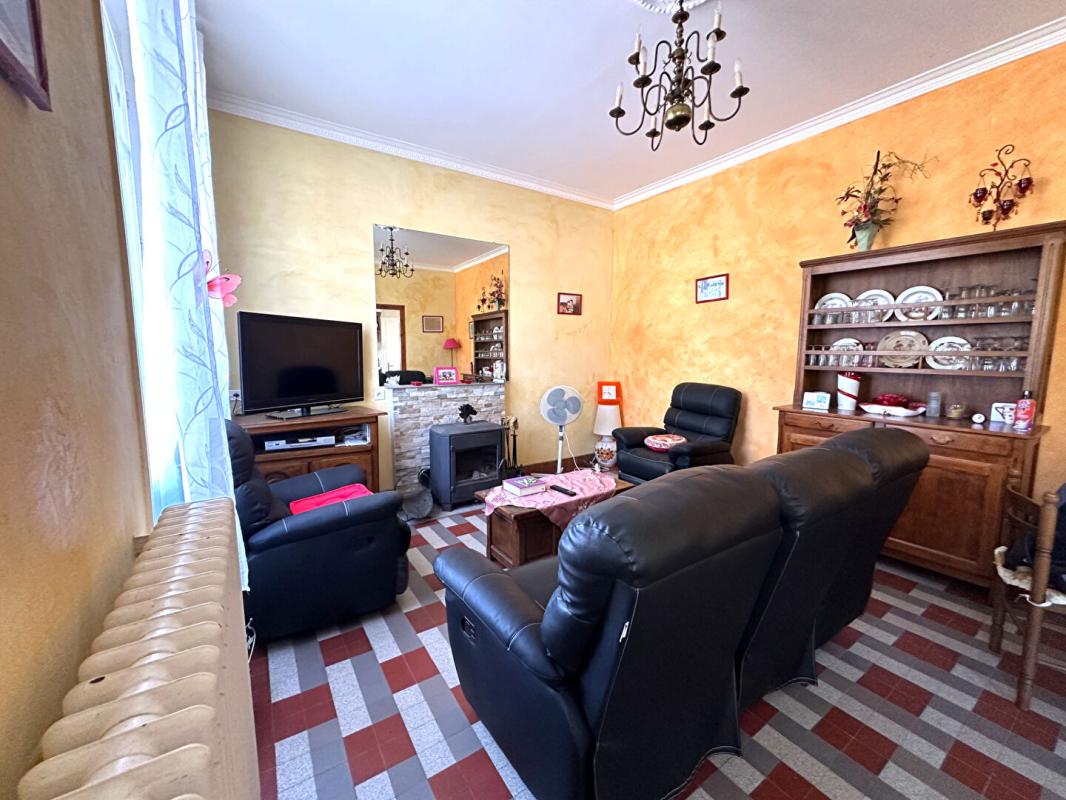 VEUIL Charmante maison des années 50 situé à Veuil 9