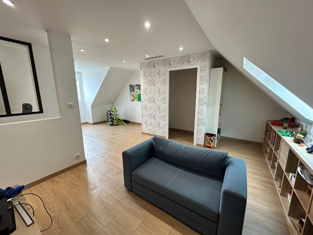 CHARS PAVILLON IDEAL POUR UNE GRANDE FAMILLE ! 11
