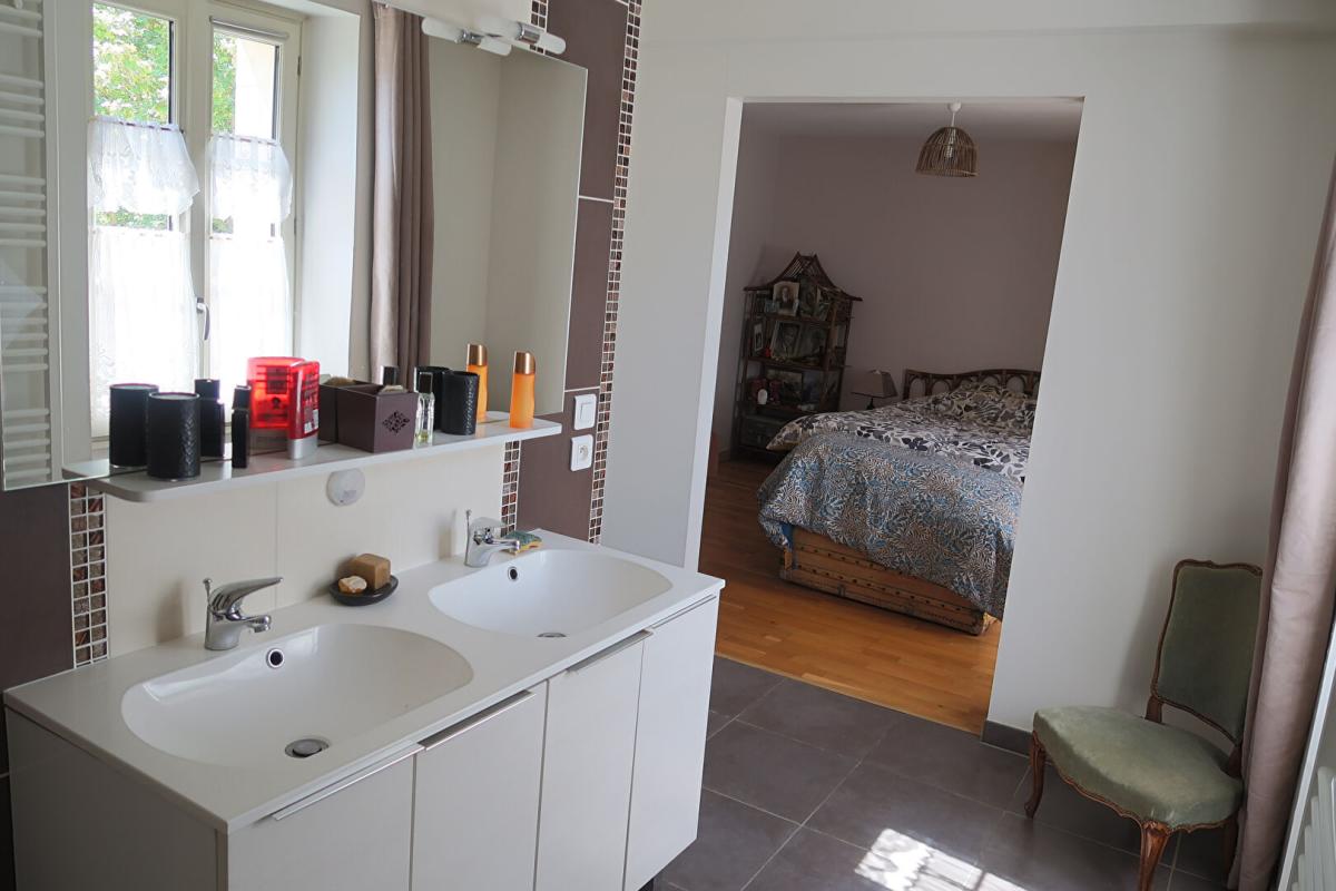 LE PERCHAY CHARMANTE MAISON EN PIERRES COMPLETEMENT RENOVEE ! 11