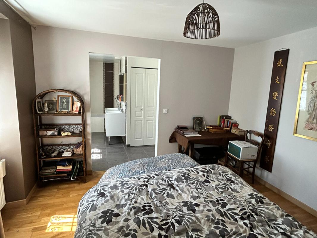 LE PERCHAY CHARMANTE MAISON EN PIERRES COMPLETEMENT RENOVEE ! 9