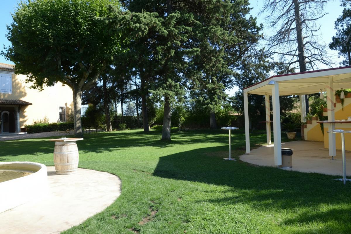 BEZIERS Domaine de caractère avec salle de réception, parc de 1,5 hectare et logements 4