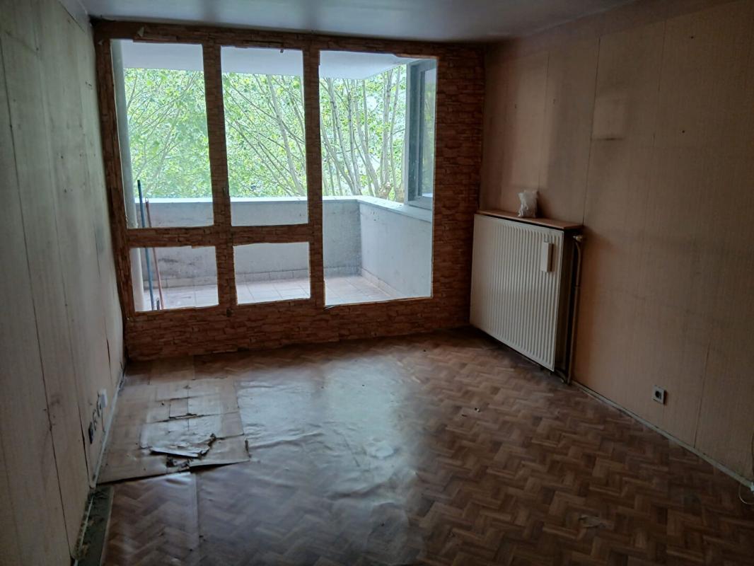 LOGNES Lognes Parc du Segrais 2P de 50 m² + terrasse 6 m² + place de stationnement en sous-sol 3