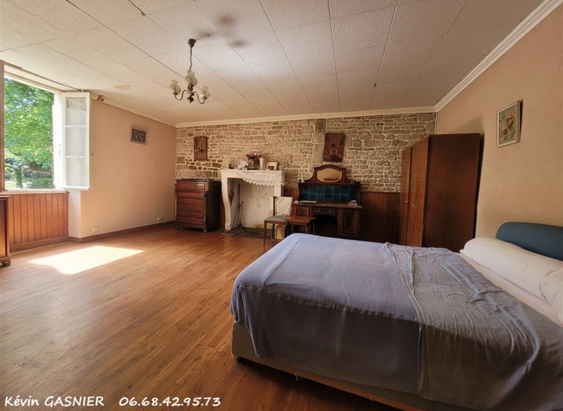 PAIZAY-NAUDOUIN-EMBOURIE PAIZAY NAUDOIN EMBOURIE (16240) : Maison en pierre de 83m2 4