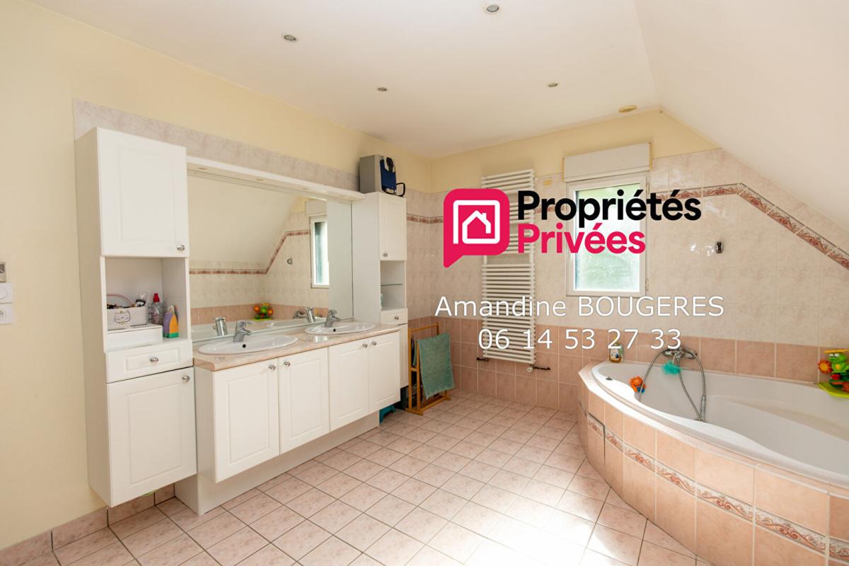 BAIS BAIS 35680 - 356 000 EUROS - Dépendances- grand jardin- 4 chambres 11