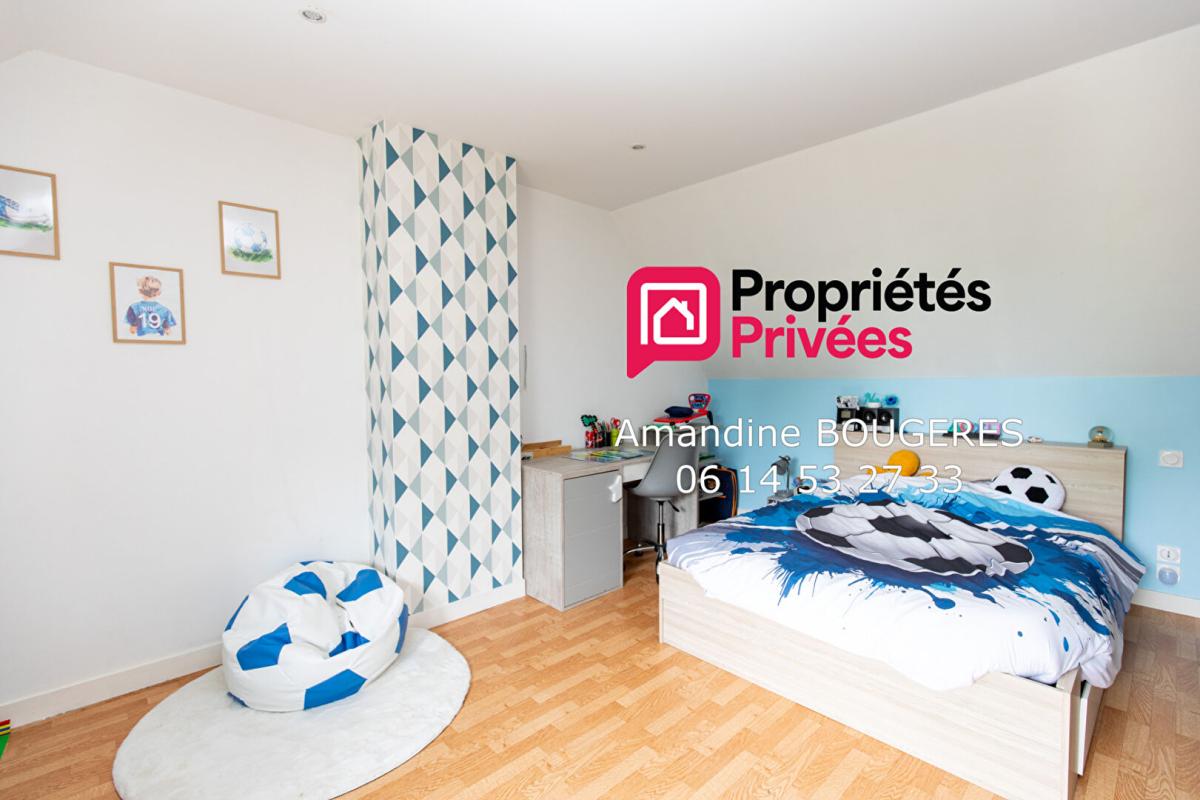 BAIS BAIS 35680 - 356 000 EUROS - Dépendances- grand jardin- 4 chambres 7