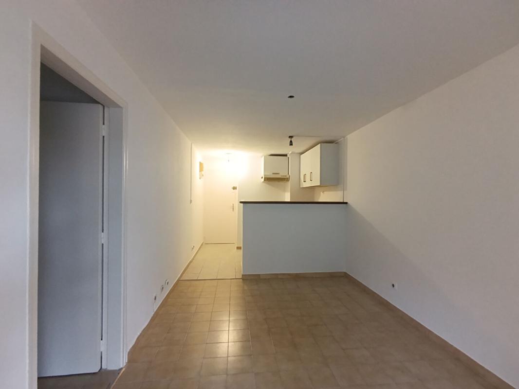 DUCOS T2 Ducos 29m² + Terrasse | Rénové| Idéal 1er Achat ou Investissement 10